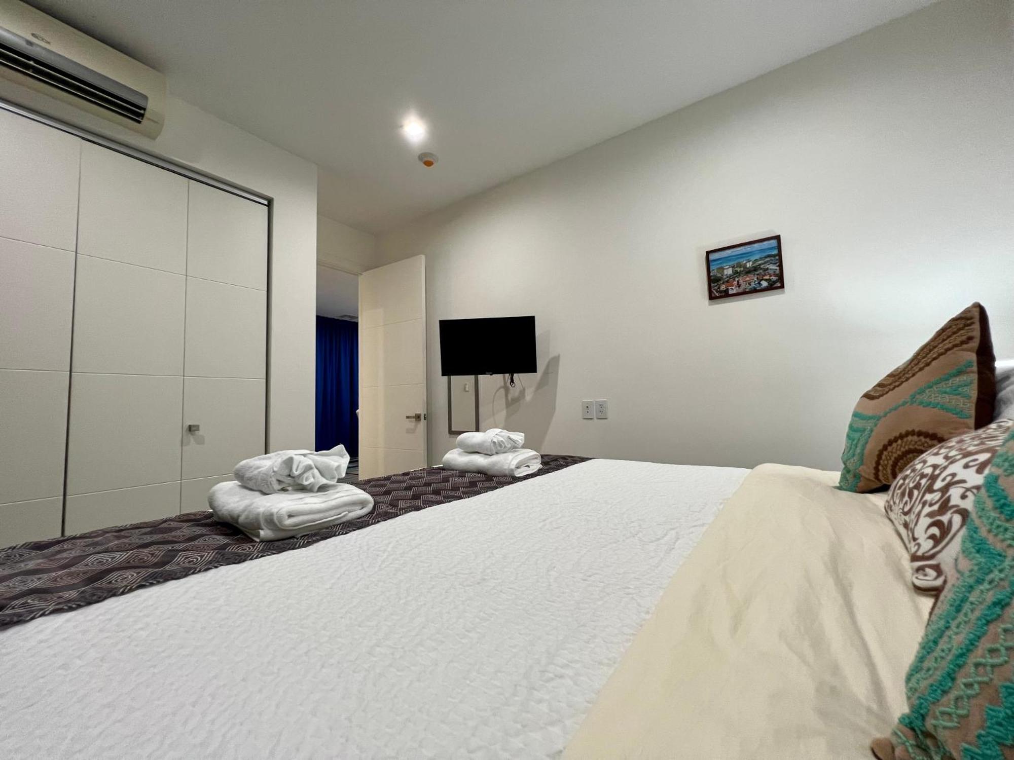 The Cove - Condo Hotel - Palm Beach Strip Habitación foto